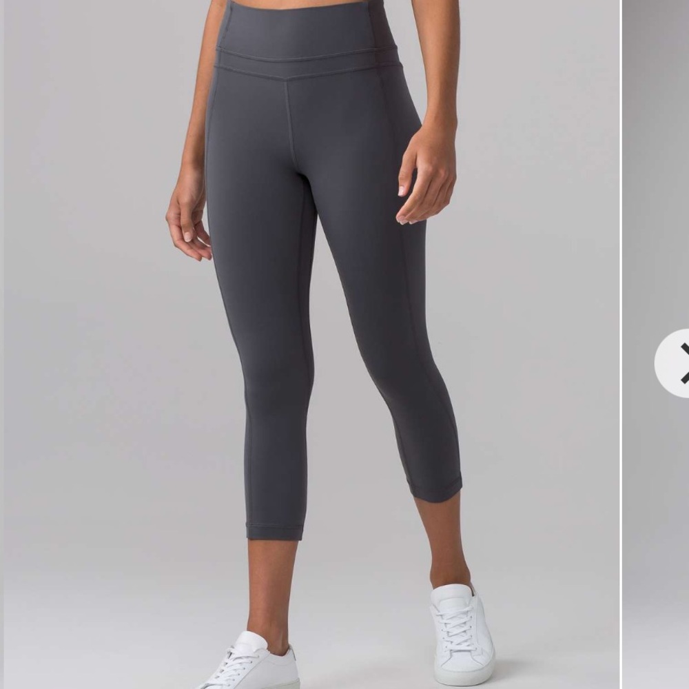 Lululemon Pushing Limits Crop (Nulu 21")
Dark Carbon 12